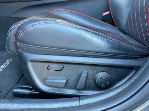 Used 2019 Genesis G70 2.0T Advanced w/ Sport Package image 13