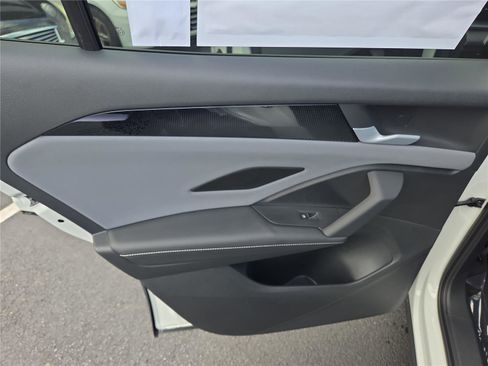 New 2025 Volkswagen Tiguan SE R-Line image 27