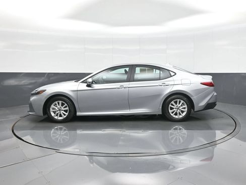 Used 2026 Toyota Camry LE FWD image 4