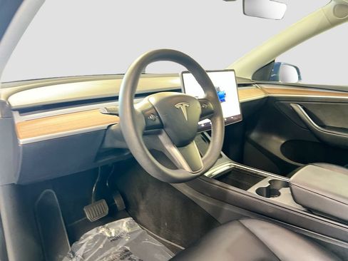 Used 2022 Tesla Model Y Long Range AWD/4WD image 9
