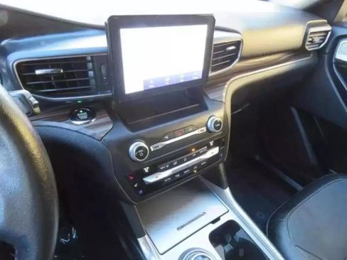 Used 2020 Ford Explorer Limited image 31
