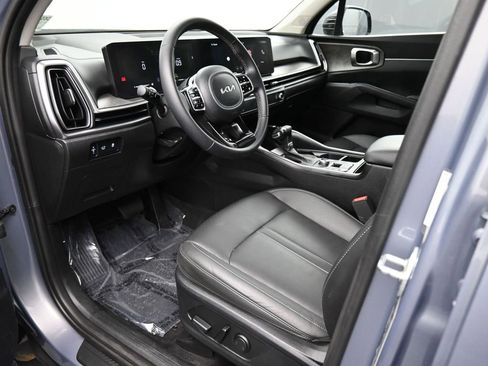Used 2024 Kia Sorento X-Line EX image 2