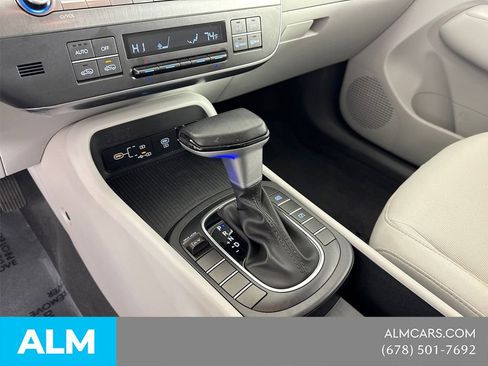 Used 2025 Hyundai Kona SEL FWD image 34