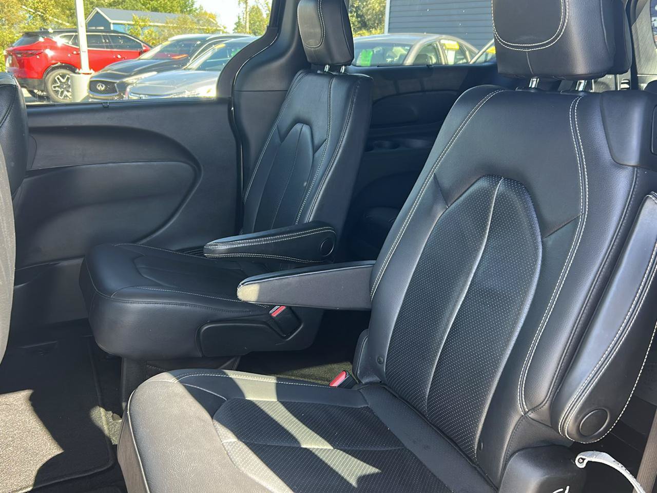 Used 2019 Chrysler Pacifica Touring-L w/ Advanced Safetytec Group FWD image 25