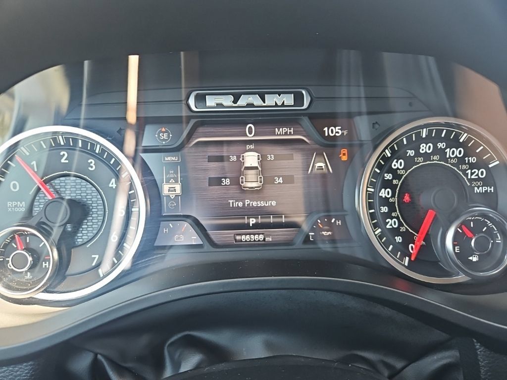 Used 2025 RAM 1500 Big Horn AWD/4WD image 32