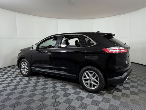 Used 2023 Ford Edge SEL image 3