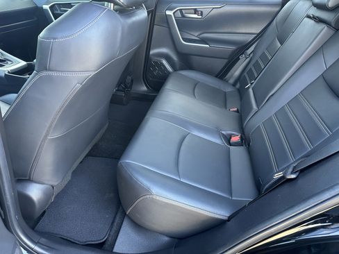 Used 2020 Toyota RAV4 XLE Premium FWD image 22