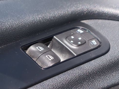 Used 2024 Mercedes-Benz Sprinter 2500 image 18