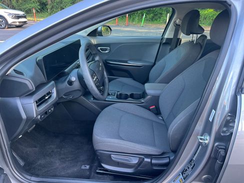 Used 2025 Kia K4 FWD image 25
