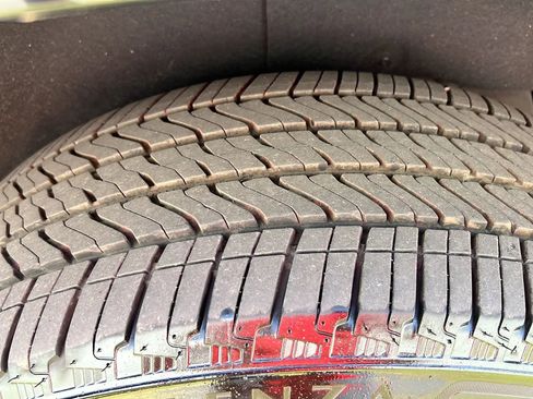 Used 2025 GMC Yukon Denali image 30