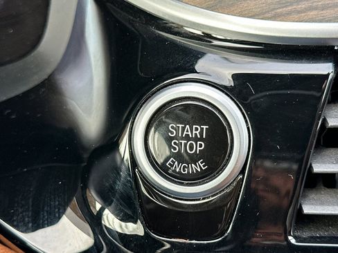 Used 2023 BMW 540i w/ M Sport Package image 23