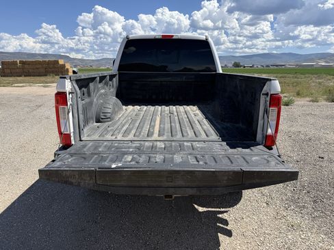 Used 2018 Ford F350 Lariat w/ Lariat Ultimate Package AWD/4WD image 13