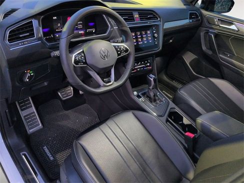 Used 2024 Volkswagen Tiguan SE R-Line image 25