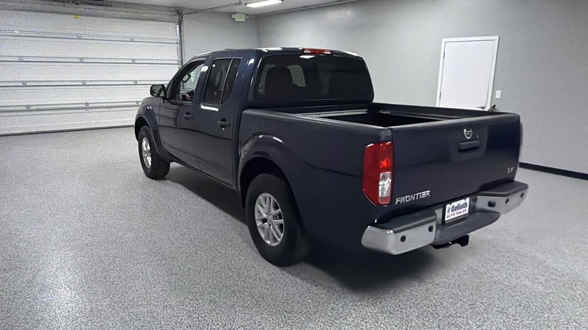 Used 2015 Nissan Frontier SV w/ SV Value Truck Package RWD image 5