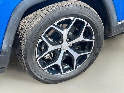 Used 2024 Jeep Compass Limited image 30