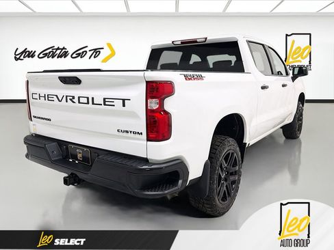 Used 2023 Chevrolet Silverado 1500 Custom Trail Boss w/ LPO, Dark Essentials Package image 5