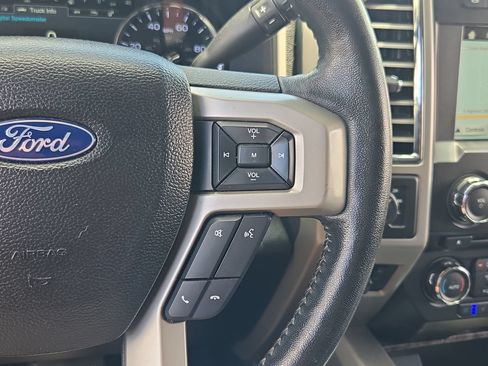 Used 2017 Ford F250 Lariat w/ Lariat Ultimate Package AWD/4WD image 18