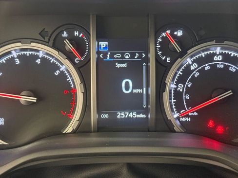 Certified 2022 Toyota 4Runner TRD Off-Road Premium AWD/4WD image 28