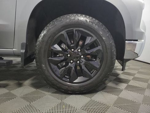 Used 2024 Chevrolet Silverado 1500 LT AWD/4WD image 11