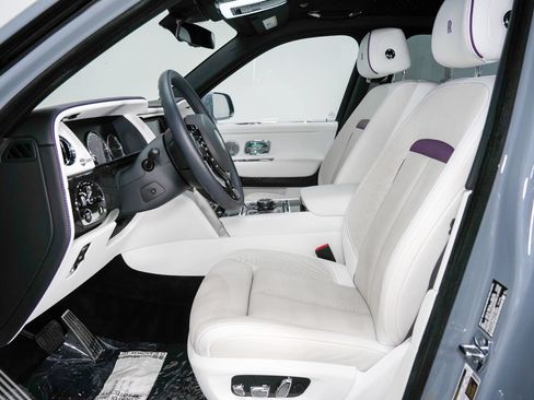 Used 2022 Rolls-Royce Cullinan w/ Dark Exterior Package AWD/4WD image 56