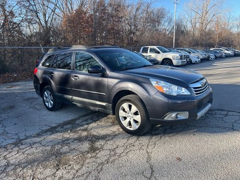 Used 2012 Subaru Outback 2.5i Limited w/ Moonroof Pkg image 2