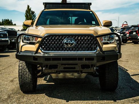 Used 2019 Toyota Tacoma TRD Off-Road AWD/4WD image 3