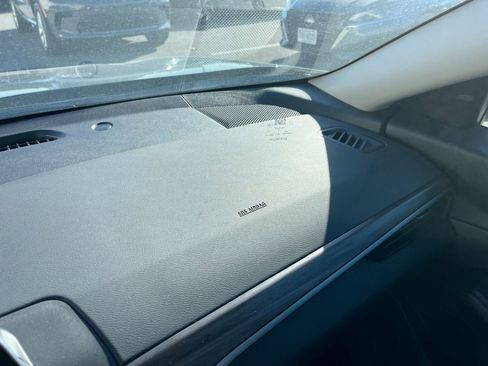 Used 2025 Nissan Altima 2.5 SV image 36