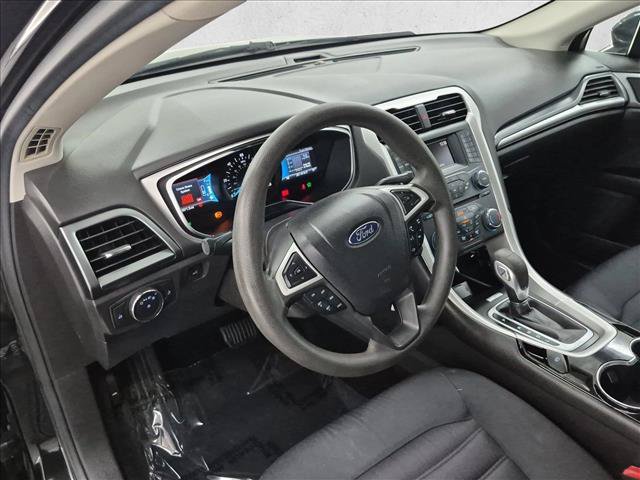 Used 2015 Ford Fusion SE FWD image 10