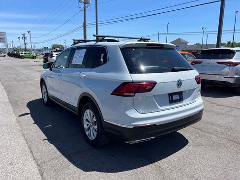 Used 2018 Volkswagen Tiguan SE w/ Panoramic Sunroof Package AWD/4WD image 3