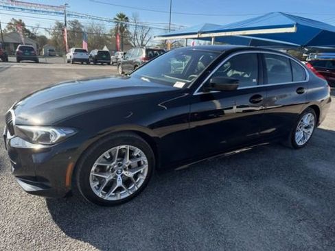 Used 2025 BMW 330i Sedan image 4