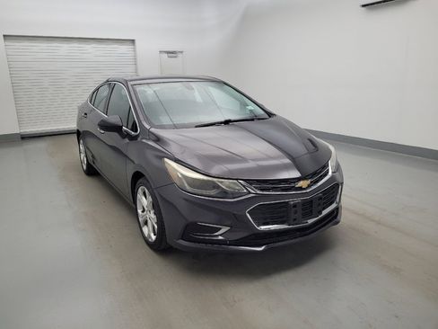 Used 2017 Chevrolet Cruze Premier FWD image 13