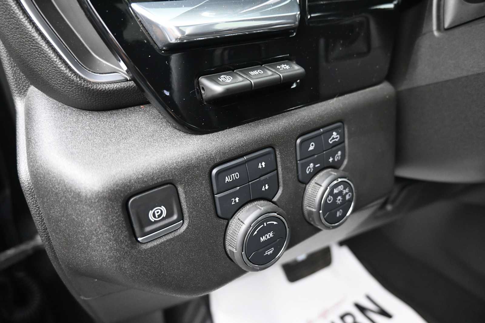 Used 2024 Chevrolet Silverado 2500 High Country w/ High Country Premium Package AWD/4WD image 8