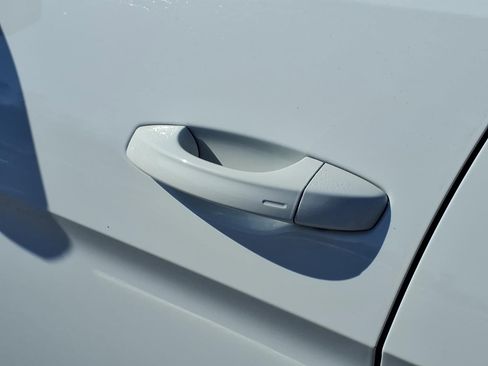 Used 2024 Volkswagen Atlas SE image 17