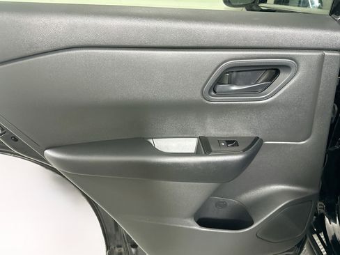Used 2025 Nissan Rogue S FWD image 24