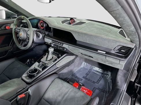 Certified 2025 Porsche 911 GT3 RS RWD image 28