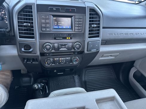 Used 2017 Ford F450 XL w/ Power Equipment Group image 7