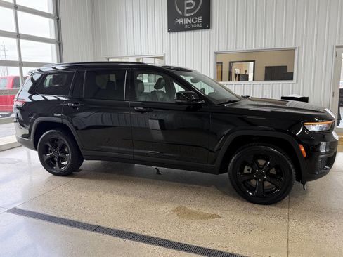 Used 2023 Jeep Grand Cherokee L Laredo image 10