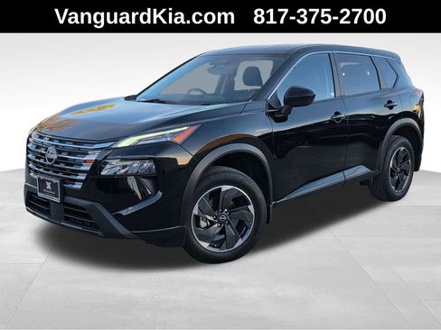 Used 2024 Nissan Rogue SV image 1