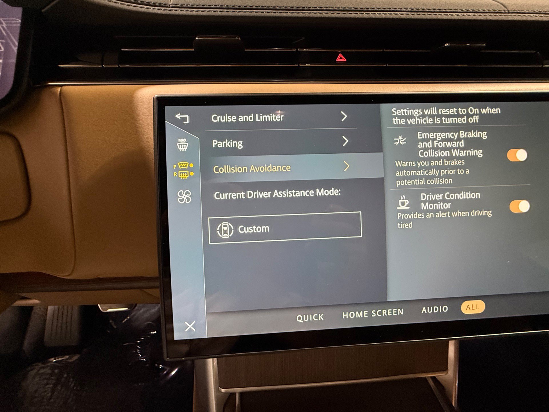 Used 2024 Land Rover Range Rover Long Wheelbase SE AWD/4WD image 41