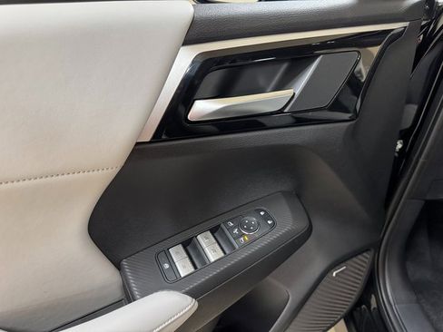 New 2026 Mitsubishi Outlander SE image 7