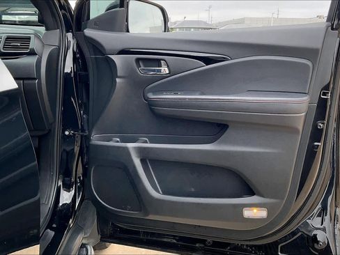 Used 2021 Honda Ridgeline Black Edition image 22