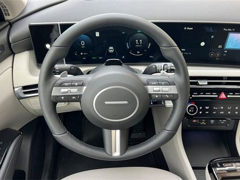 New 2025 Hyundai Tucson Limited image 14
