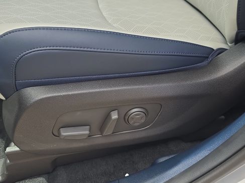 New 2026 Kia Carnival EX FWD image 22