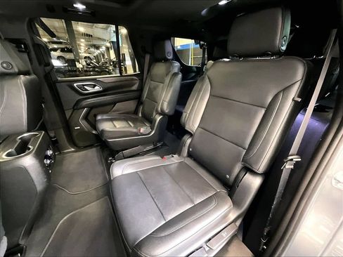 Used 2022 Chevrolet Tahoe LT w/ Luxury Package AWD/4WD image 15