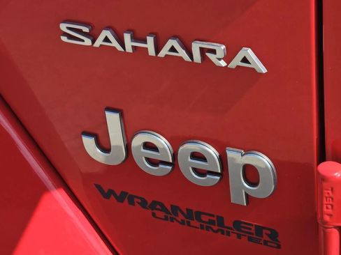 Used 2020 Jeep Wrangler Unlimited Sahara image 9