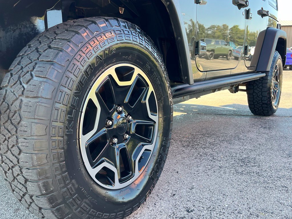 Used 2015 Jeep Wrangler Unlimited Rubicon AWD/4WD image 16