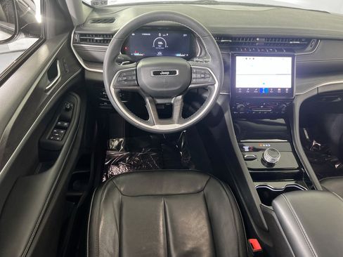 Used 2023 Jeep Grand Cherokee Limited AWD/4WD image 22