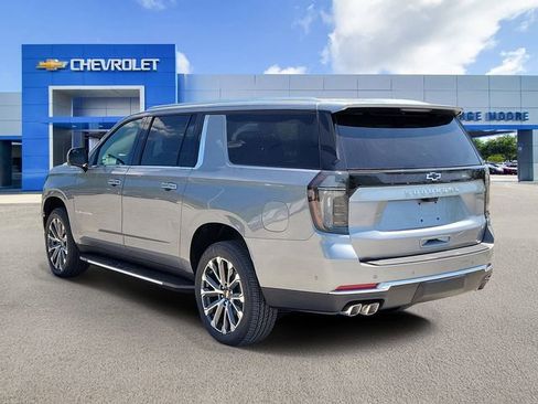 New 2026 Chevrolet Suburban High Country AWD/4WD image 3