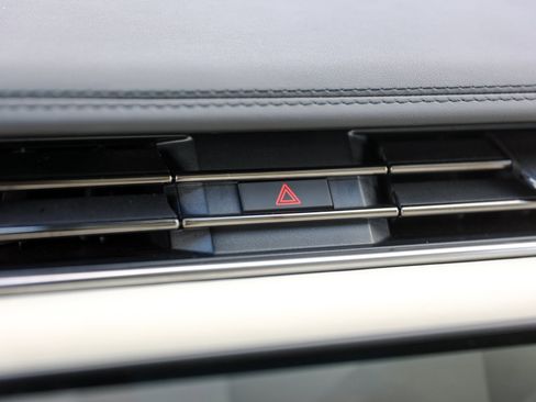 Used 2024 Land Rover Range Rover Autobiography image 27