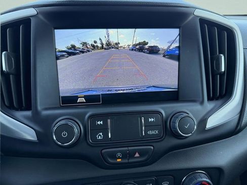 Used 2024 GMC Terrain SLT image 27